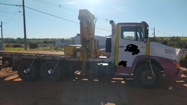 Caminhão munck madal