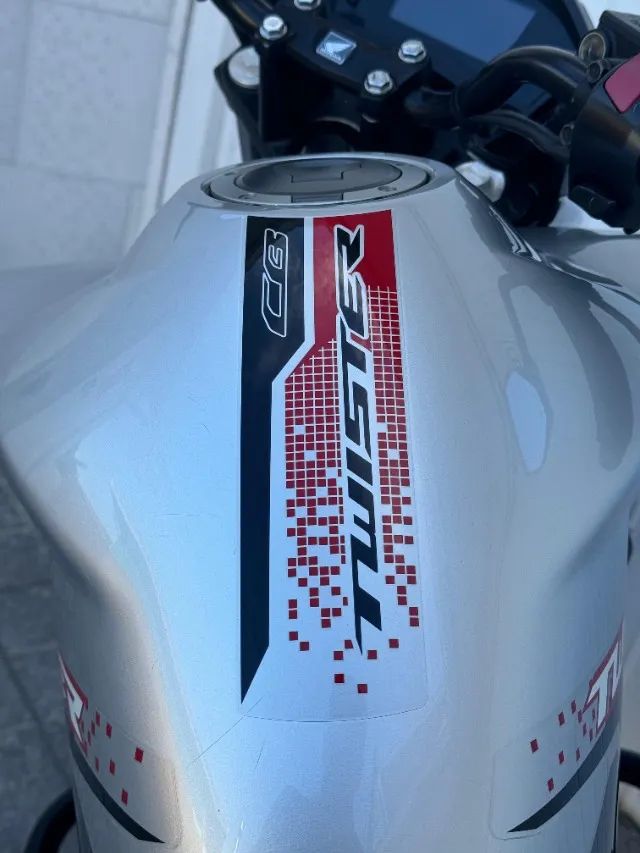 Honda CB  250 Twister 2021 - Apenas 21.000 km , único dono - Foto 8