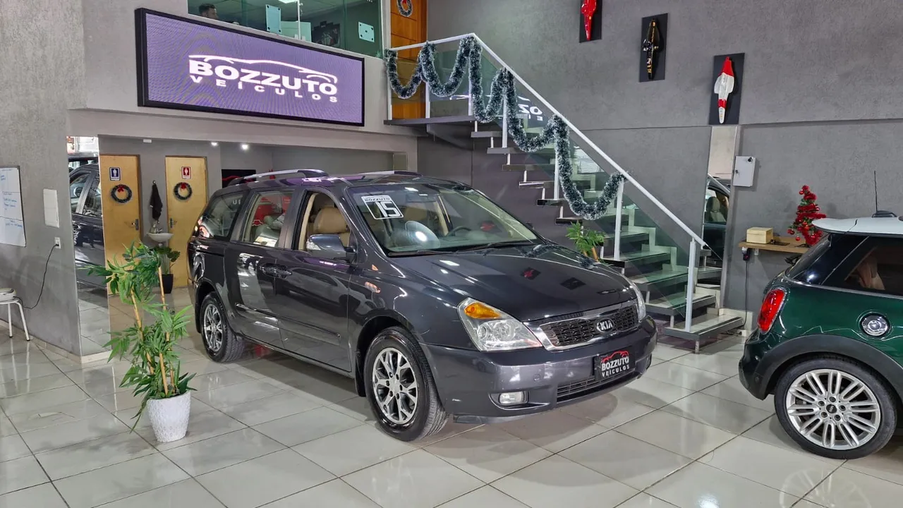 KIA MOTORS CARNIVAL EX 3.5 V6 24V 276cv Aut.
