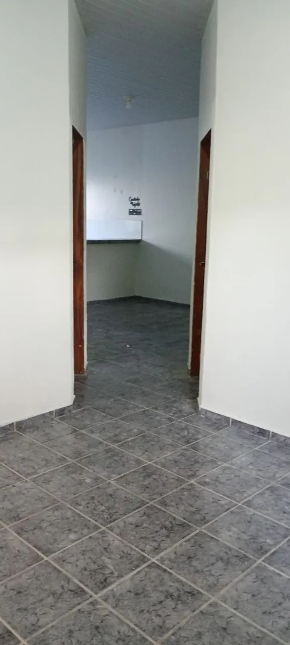 Aluga se AP com dois quartos sendo um suíte 