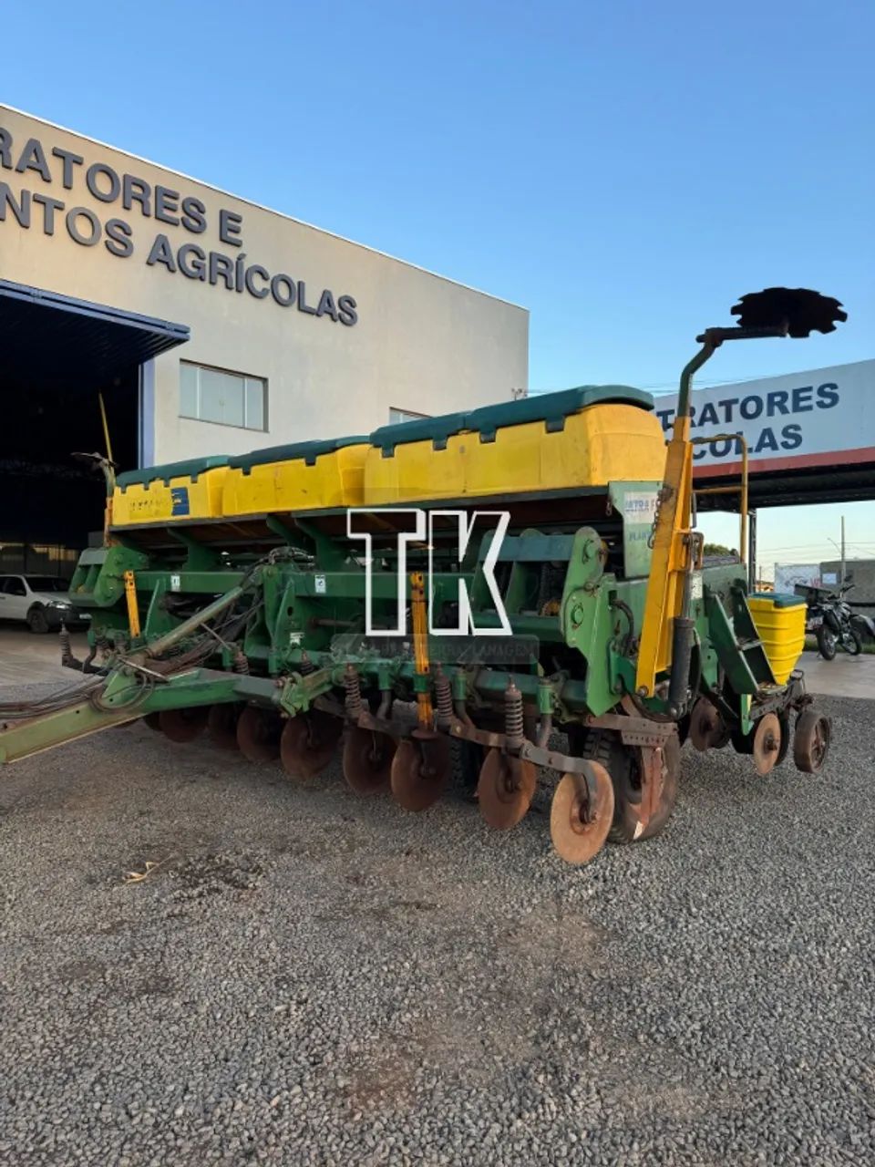 cod. 1123 - PLANTADEIRA 10 LINHAS TATU PANTOGRÁFICA ULTRAFLEX - Tk Tratores Nova Andradina - Foto 2