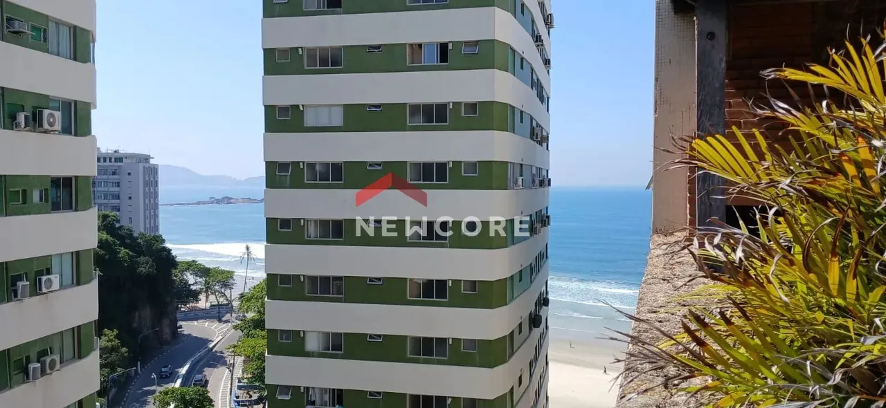 Cobertura em Avenida General Monteiro de Barros - Vila Luis Antônio - Guarujá/SP