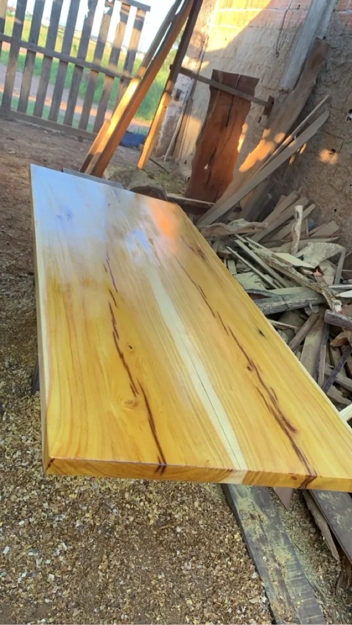 Table with metal frame65566255666307120