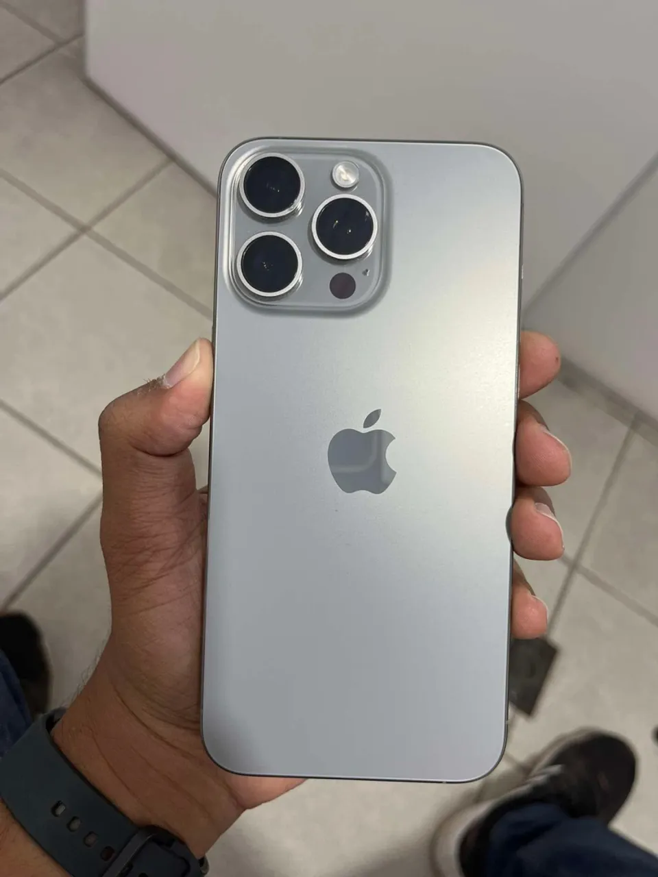 iPhone 15 pro Max v/t