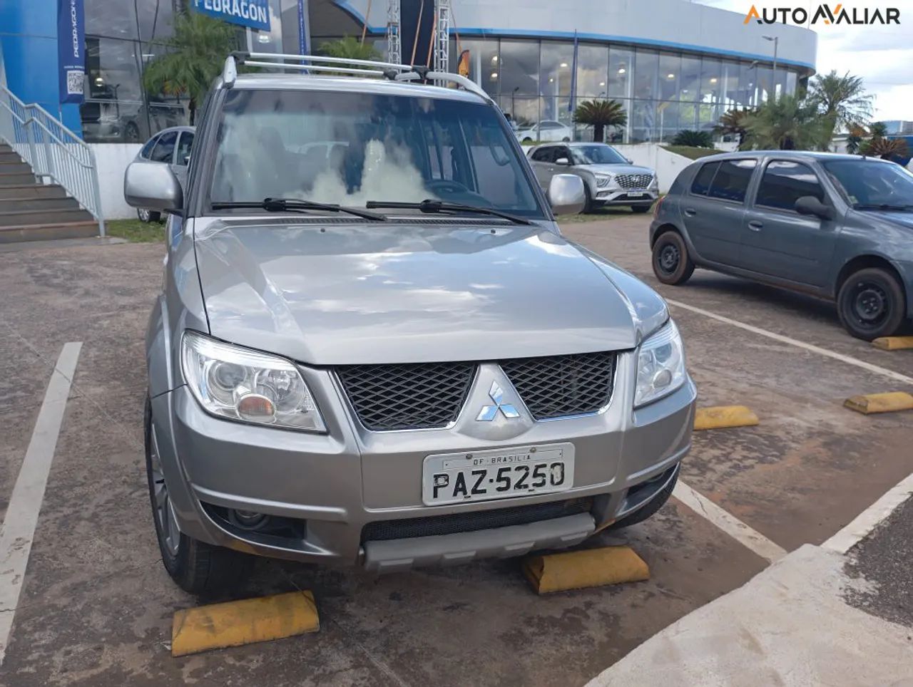 Pajero TR4 2.0 4X2 flex 2014/2015 automático Ipva 2025 pago