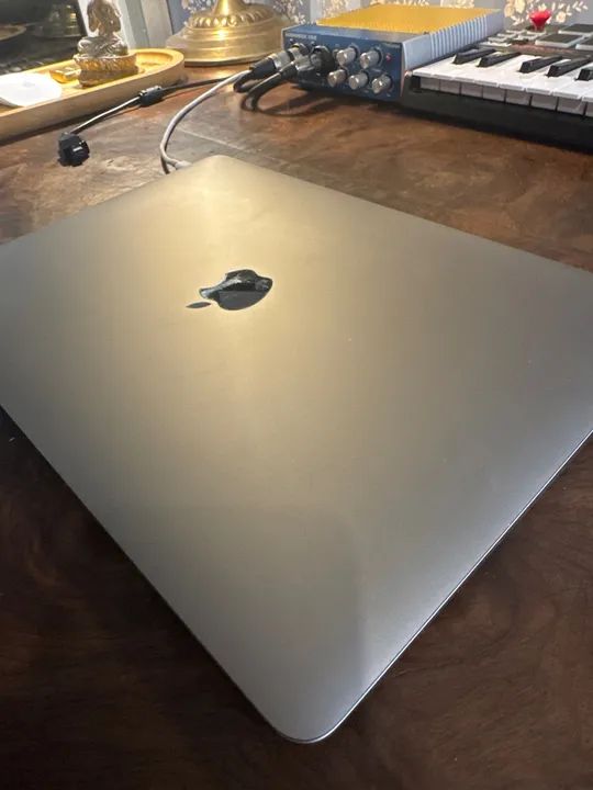 Macbook Air M1 - Cinza espacial 