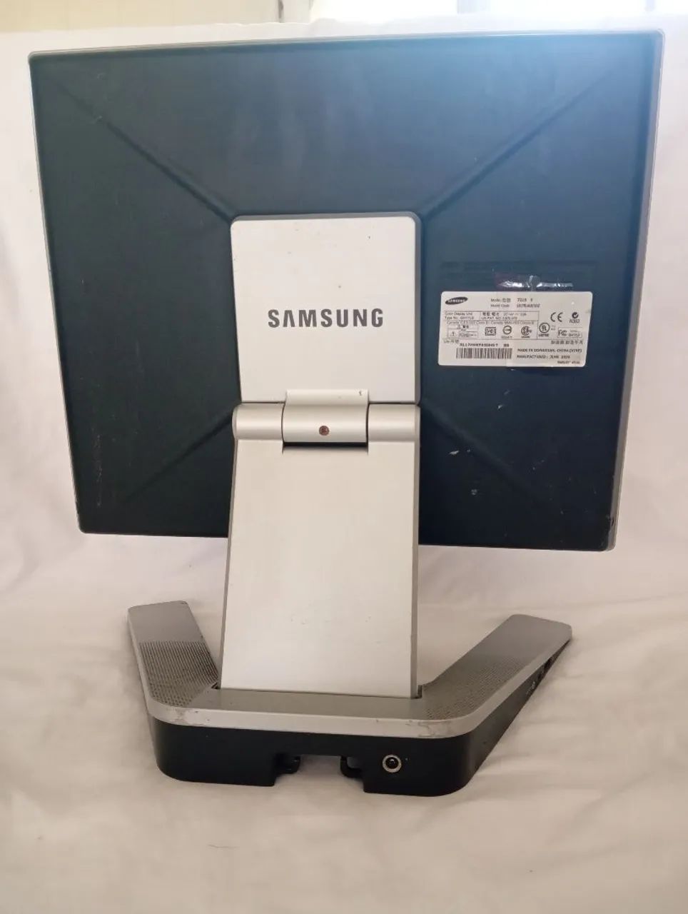 Monitor Samsung syncMaster 721s (com  defeito) - Foto 2