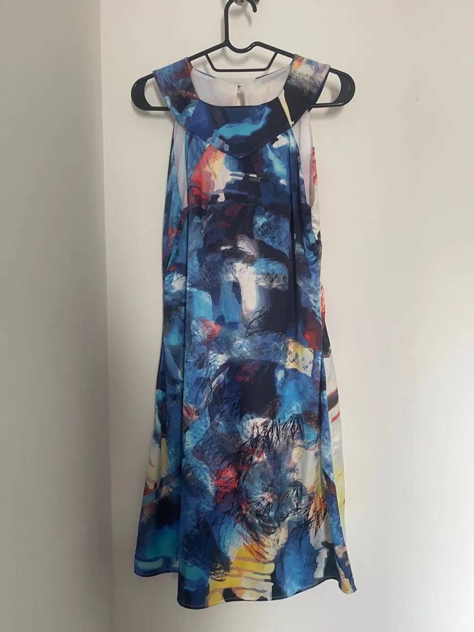 Vestido estampado azul e branco