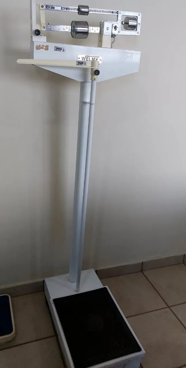 Balança Antropométrica Mecânica Welmy R-110 (150kg) - Usada