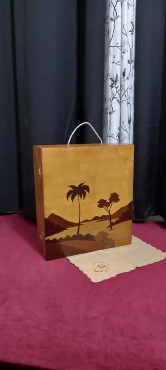 Antiga Caixa De Madeira Marchetada 