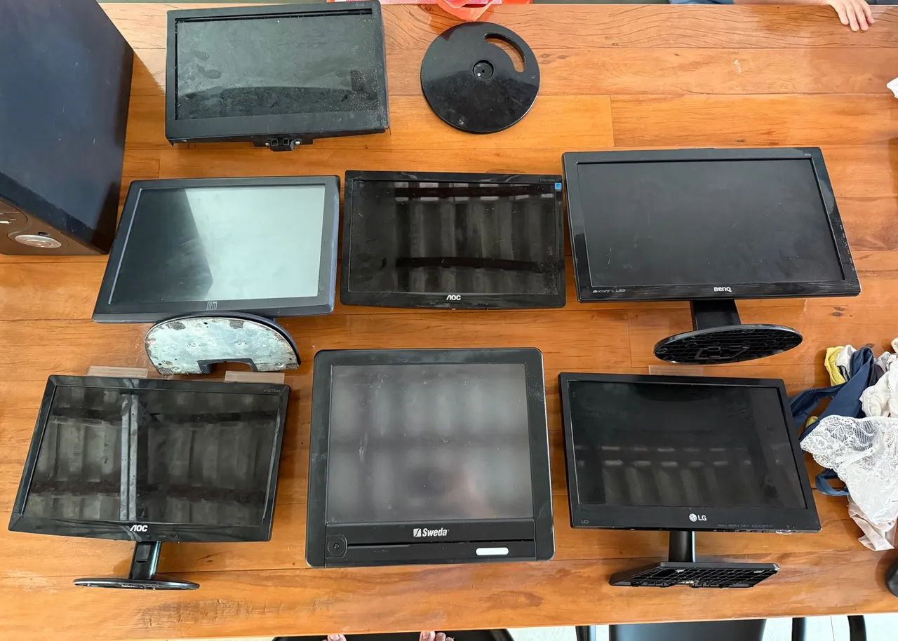 Monitores, pcs e nobreak 