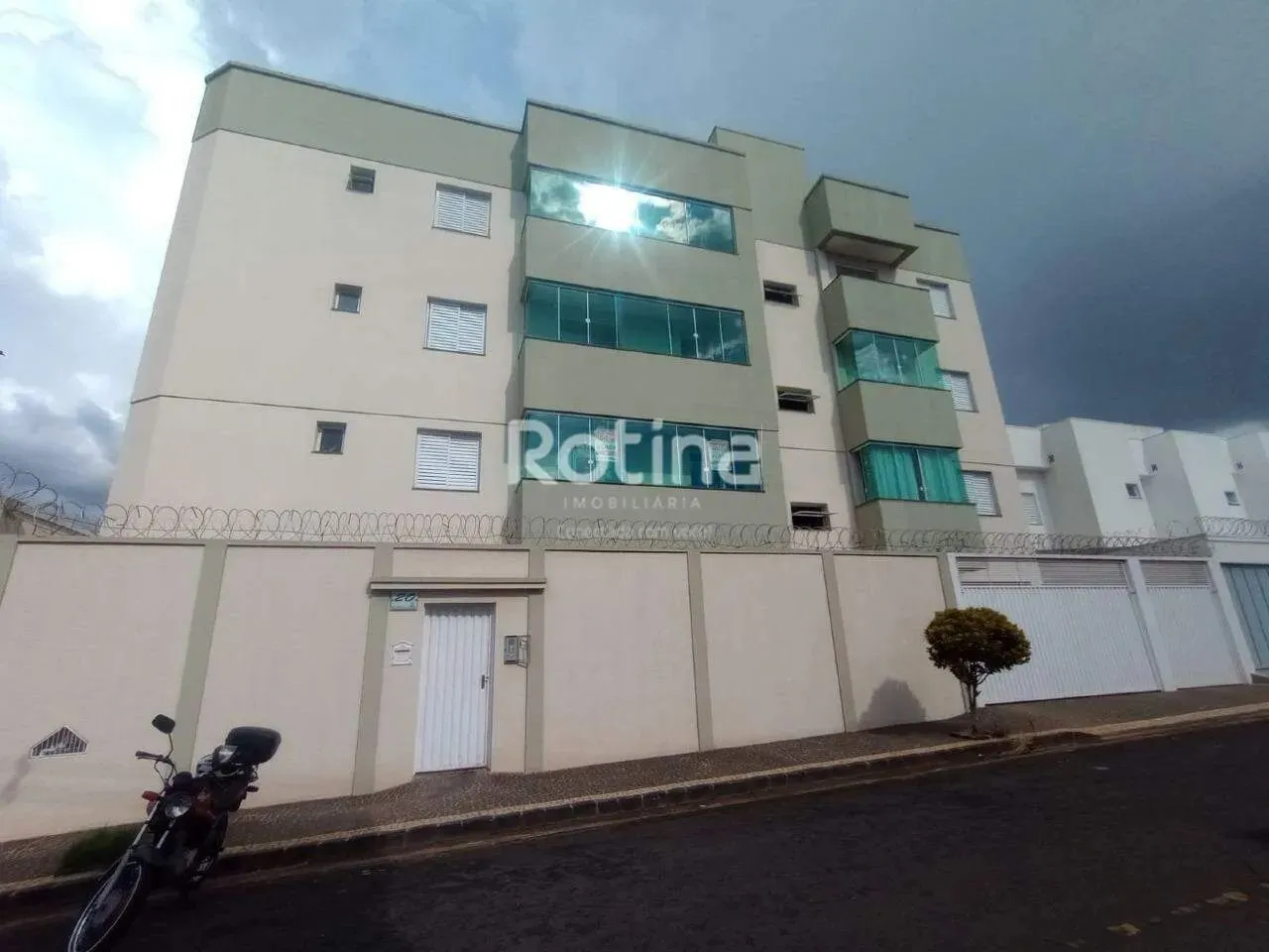 Apartamento para alugar, 2 quartos, Alto Umuarama - Uberlândia/MG - Rotina Imobiliária