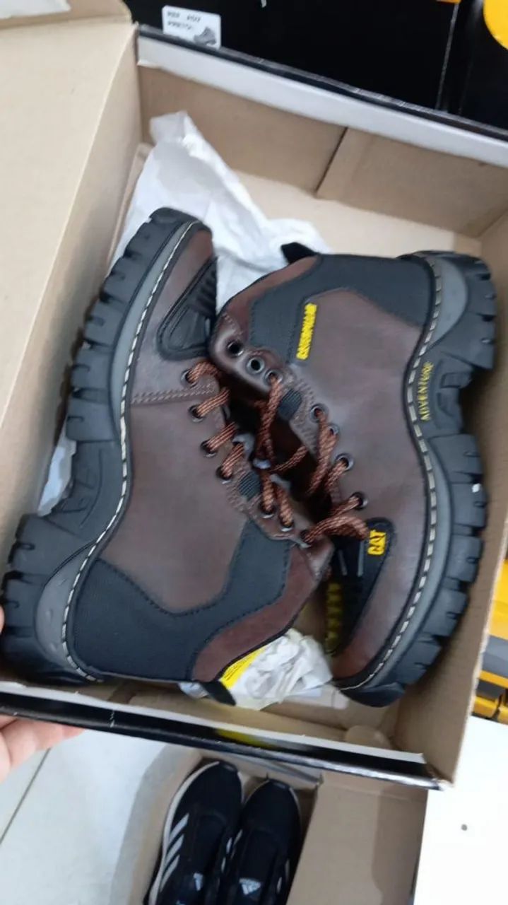 BOTA CATERPILLAR ADVENTURE  - Foto 2