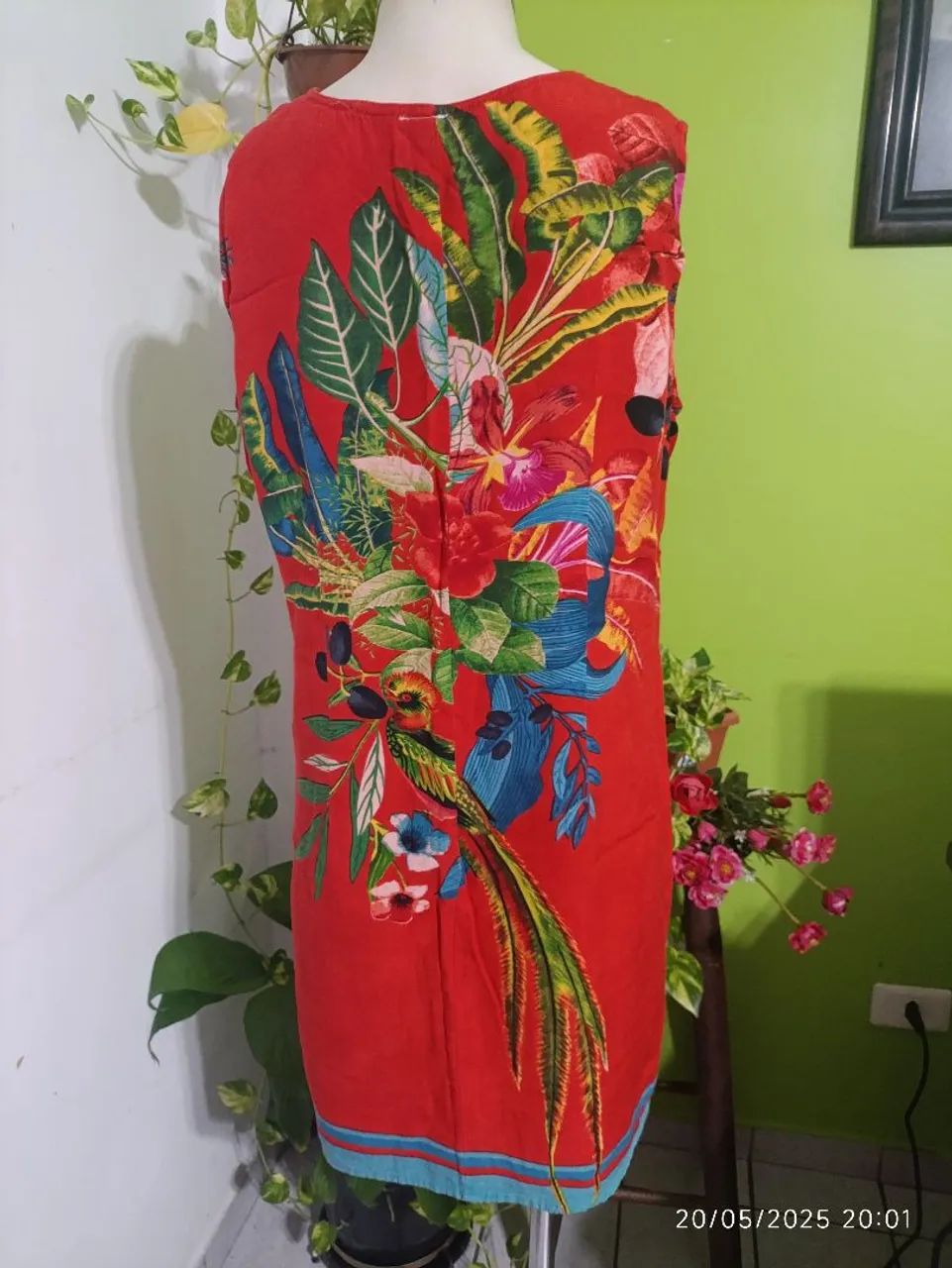 Vestido floral com estampa de pássaro - Foto 3