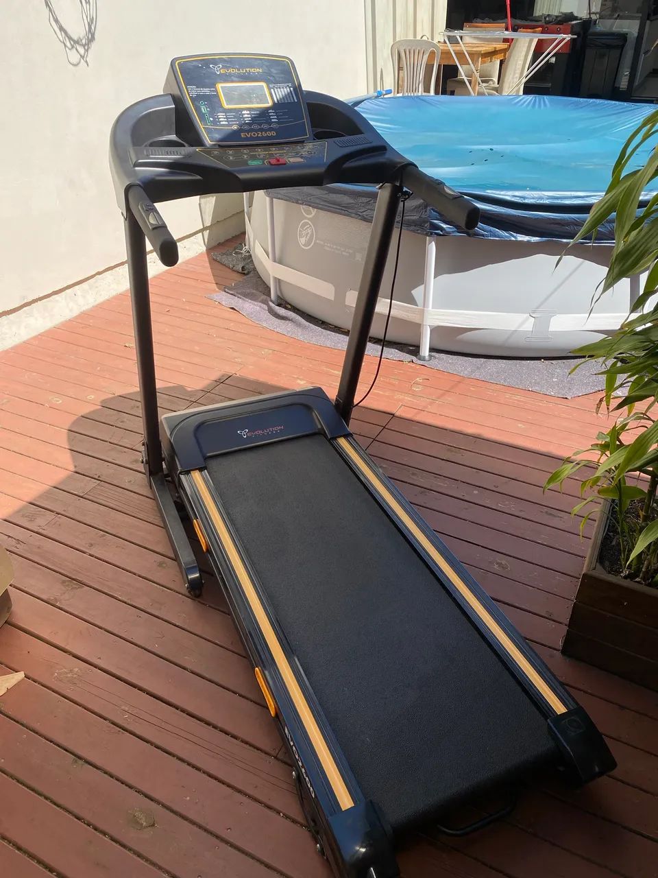 Esteira evolution elevevacao automática torrando - Foto 2