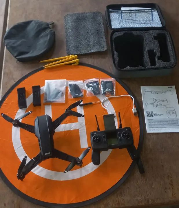 Drone L900 PRO SE + controle + 2 baterias + 3 kits de hélices extras + heliponto