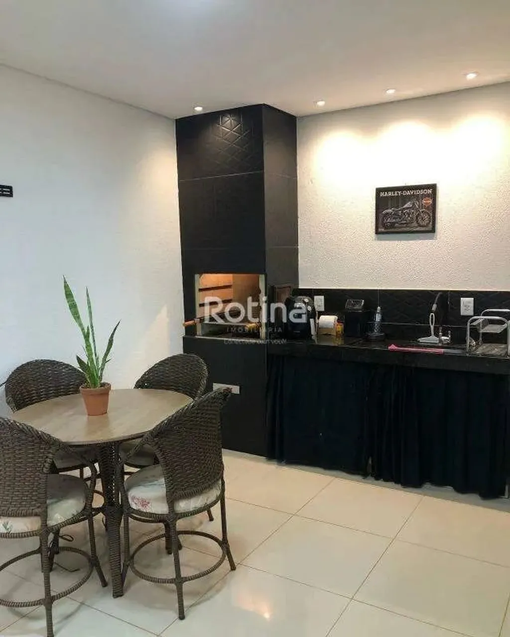 Casa à venda, 2 quartos, Novo Mundo - Uberlândia/MG - Rotina Imobiliária