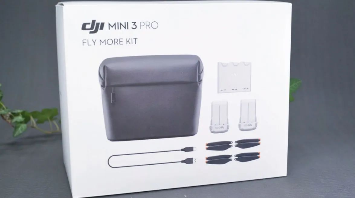 Kit DJI Fly more c/ 3 baterias para Mini 3 Pro / Mini 4 Pro