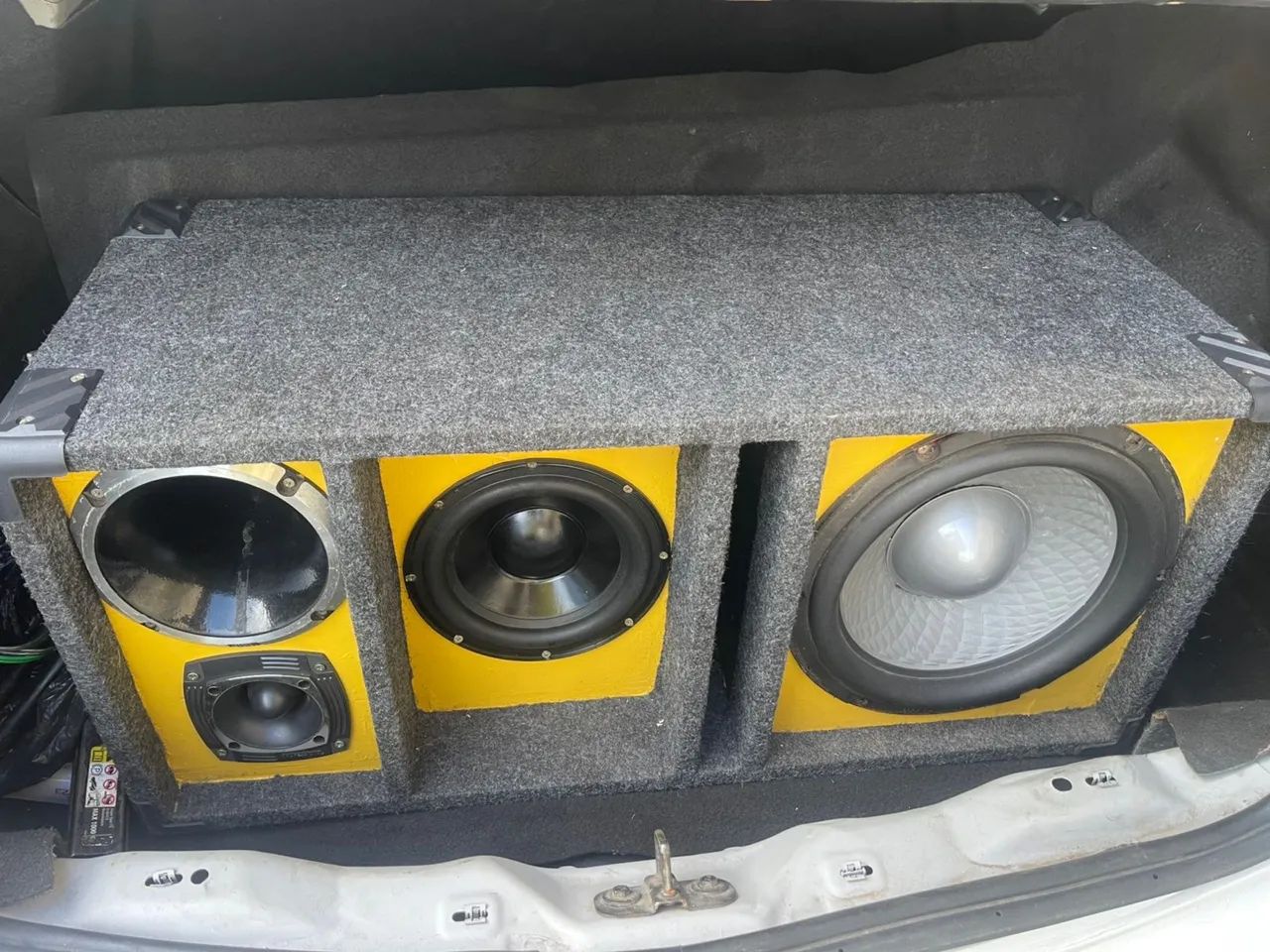 Som automotivo 64573485590657120