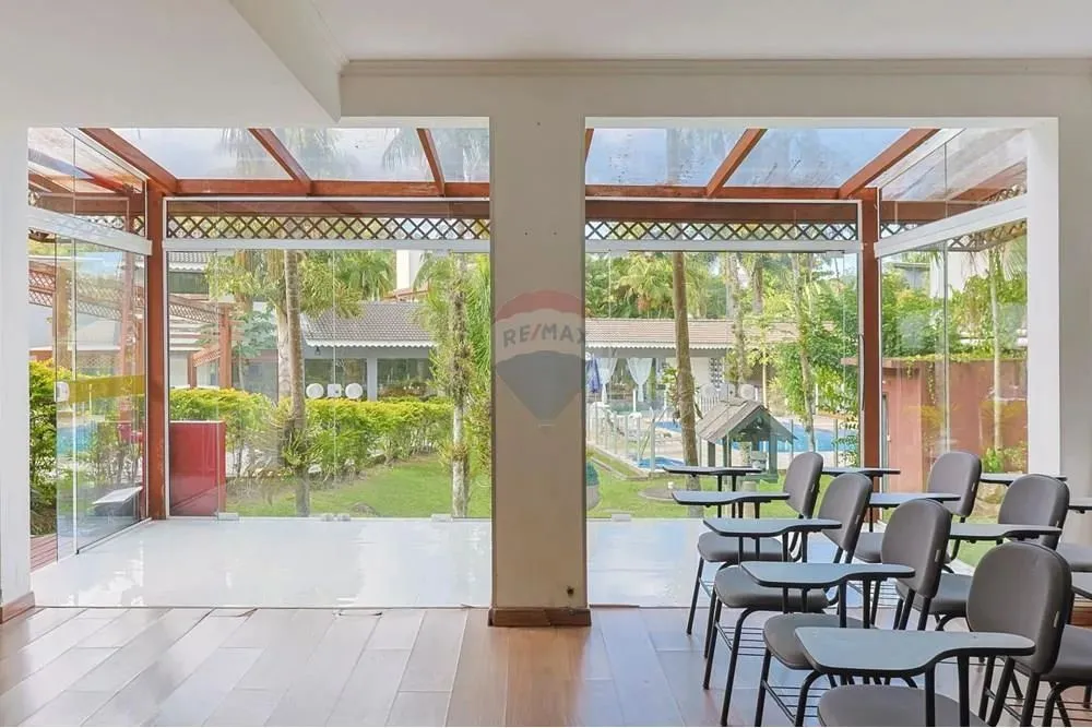 Sala comercial para locação no Bairro Carvoeira - Florianópolis.