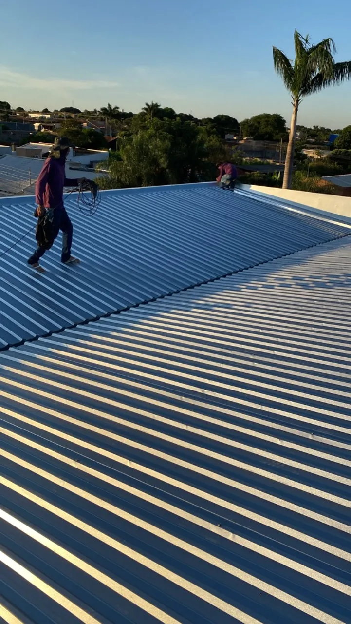 Lavamos e pintamos seu telhado tiramos vazamento em geral