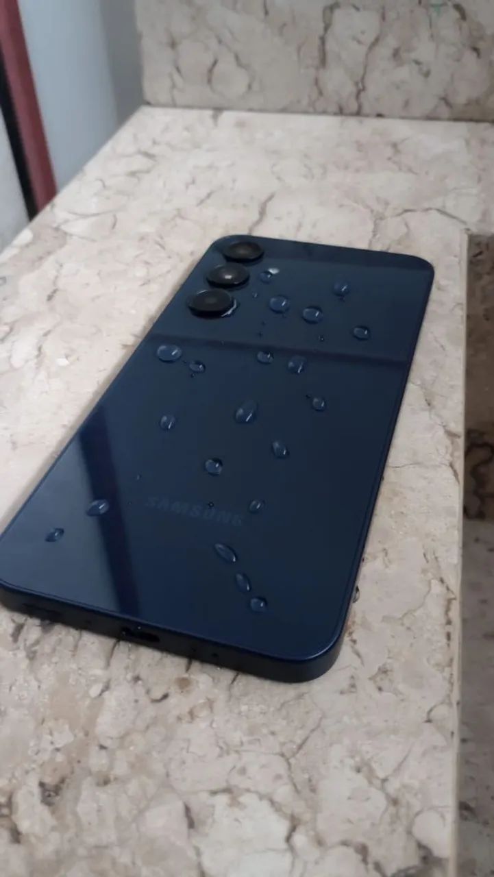 Troco a35 novo cok 1 mes de uso por um s20 ultra s21 normal ou s22 normal.