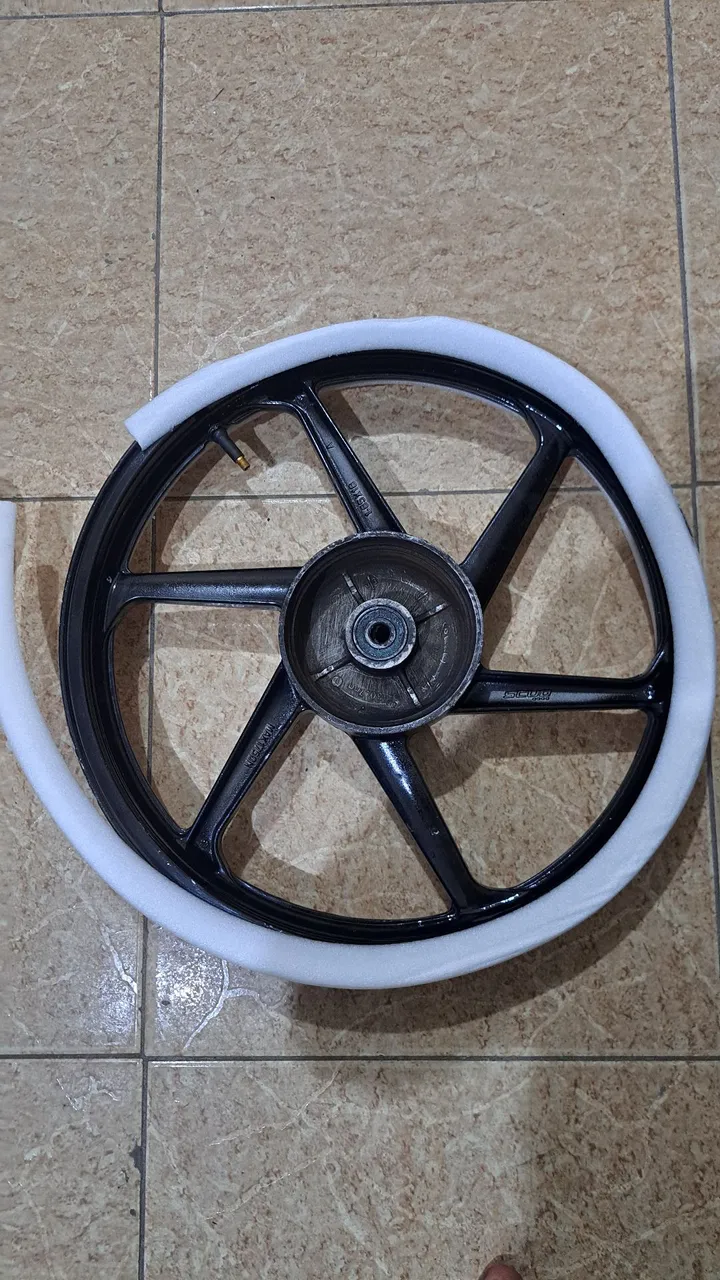 Roda de Moto Aro 17 Preta
