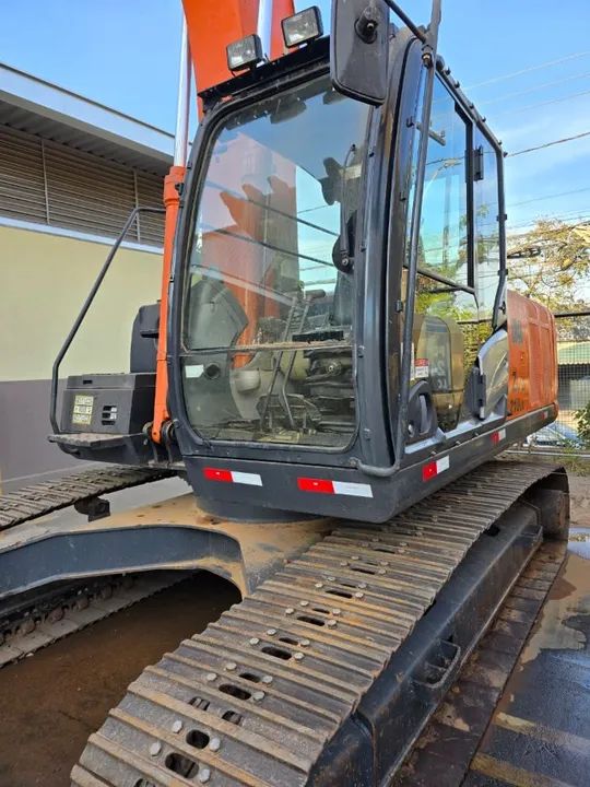 ESCAVADEIRA HITACHI ZX210 | ANO 2014  - Foto 4