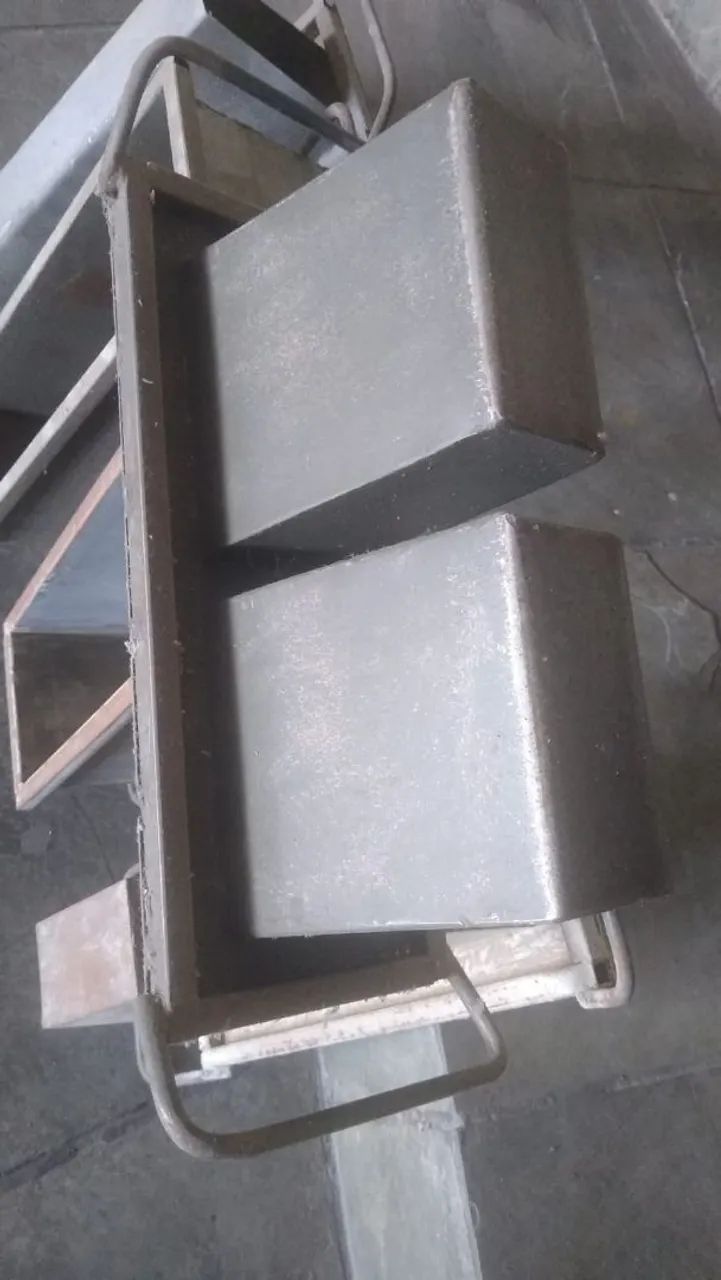 Selling cement block mold kit BRL 500,64363609312898124