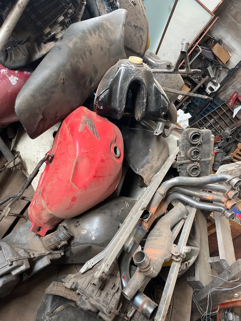 Stock de peças de motos vendo peças 