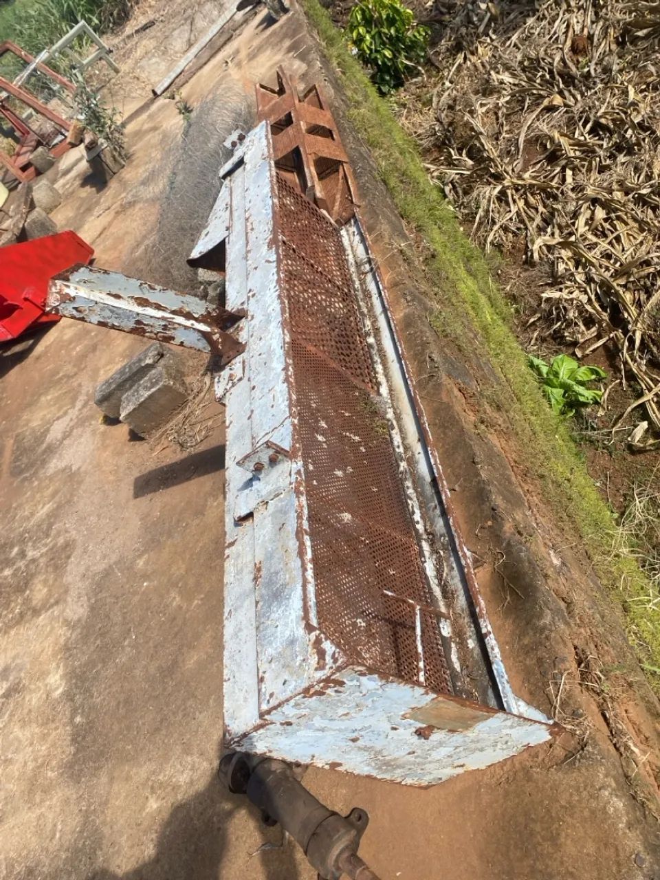 Carreta adubadeira carinho mão bitorneira limpa café 