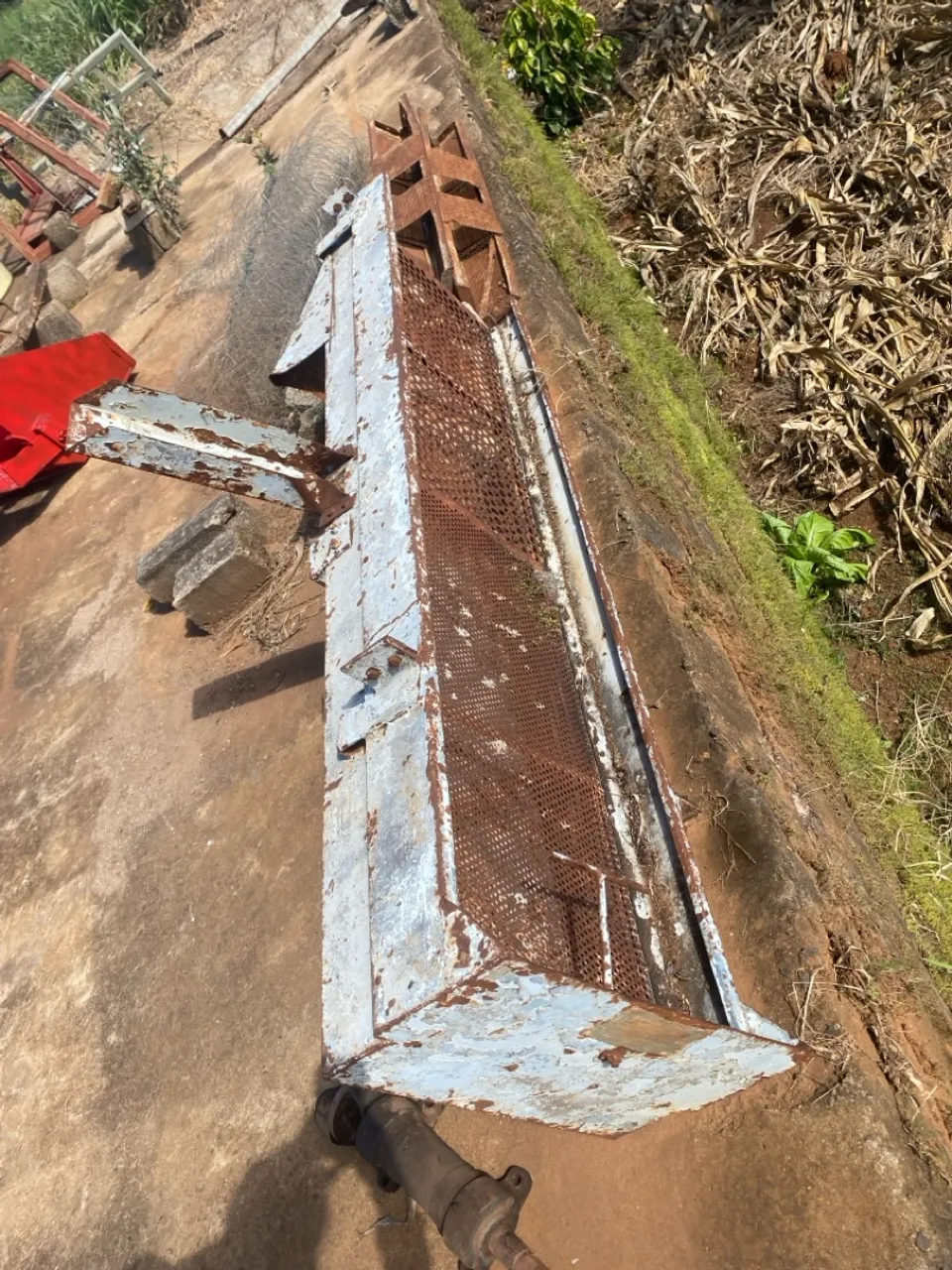 Carreta adubadeira carinho mão bitorneira limpa café