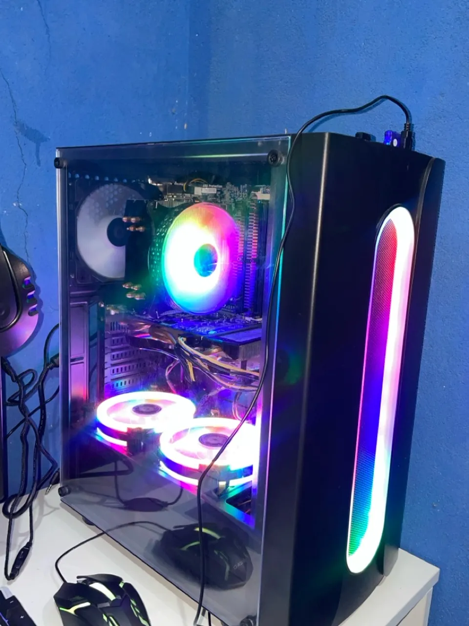 PC GAMER - Gabinete Iluminado