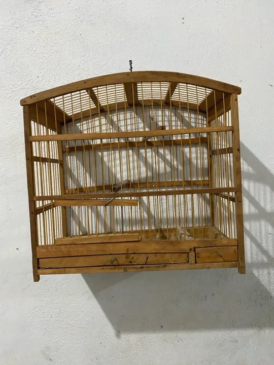 Gaiola pequena para pássaros 