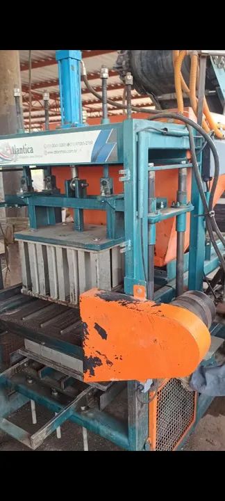 Máquina de Blocos de Concreto - Nova