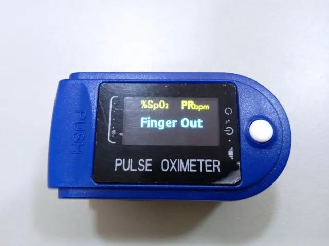 Oxímetro de pulso Monserrat em Plástico Azul 8 cm x 10 cm x 4 cm - Foto 2