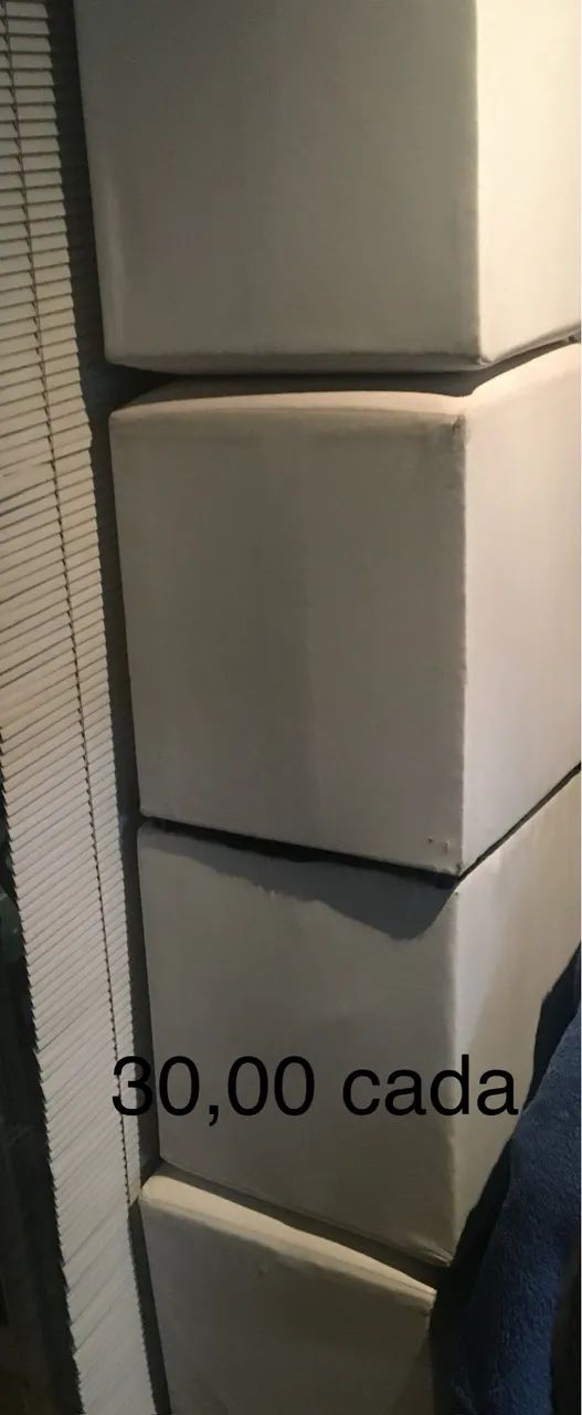 Puff de corino branco 65576096136834122