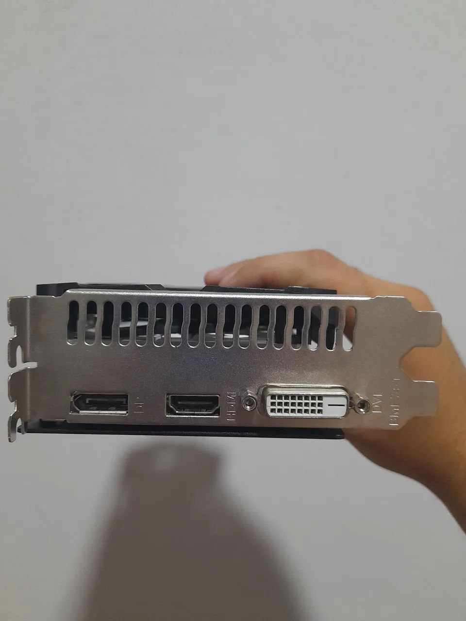 Placa de vídeo Rx580 2048sp 8gb com defeito 64317620264065121