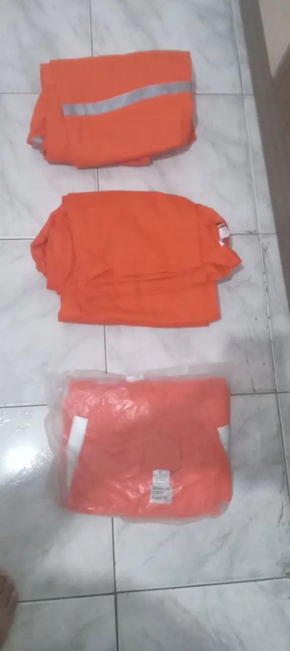 Uniformes de Trabalho Laranja 150 cada