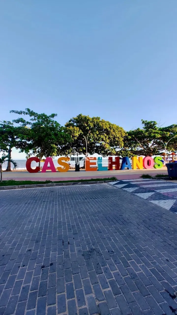 Casa à venda em Castelhanos, Anchieta - 3 quartos, suíte, quintal, 700m da praia, terreno