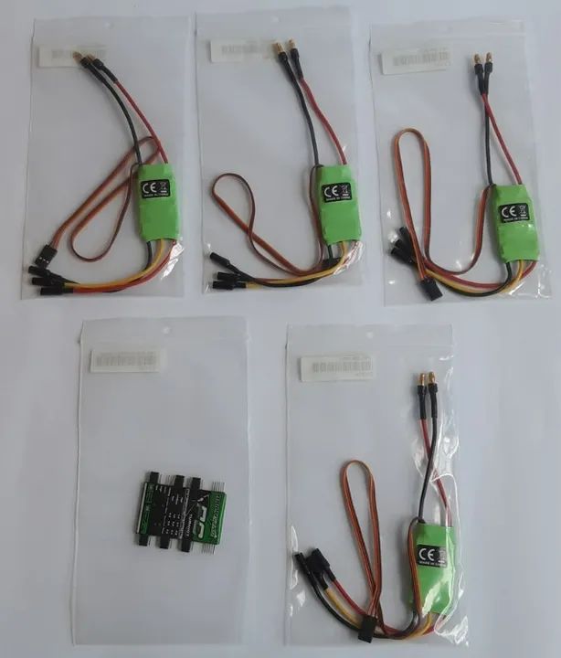 Drone - kit com 4 Motores 935KV, 8 pares Hélice 1045 e 4 ESC 20A (usados) - Foto 4