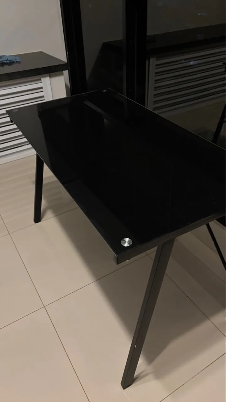 Mesa Escrivaninha de Vidro Preto - Moderna e Elegante