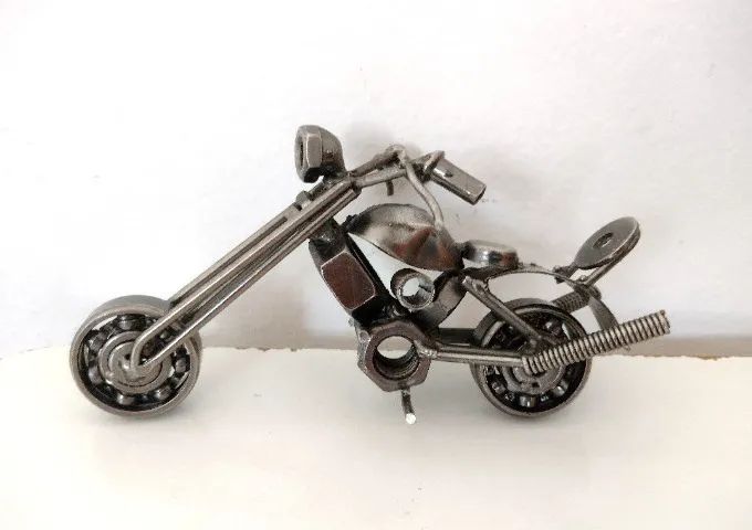 Miniatura Moto Chopper em Metal - Artesanal e Colecionável - Foto 2