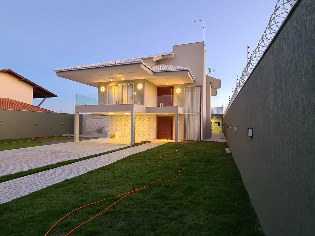 CASA DE ALTO PADRAO A VENDA
