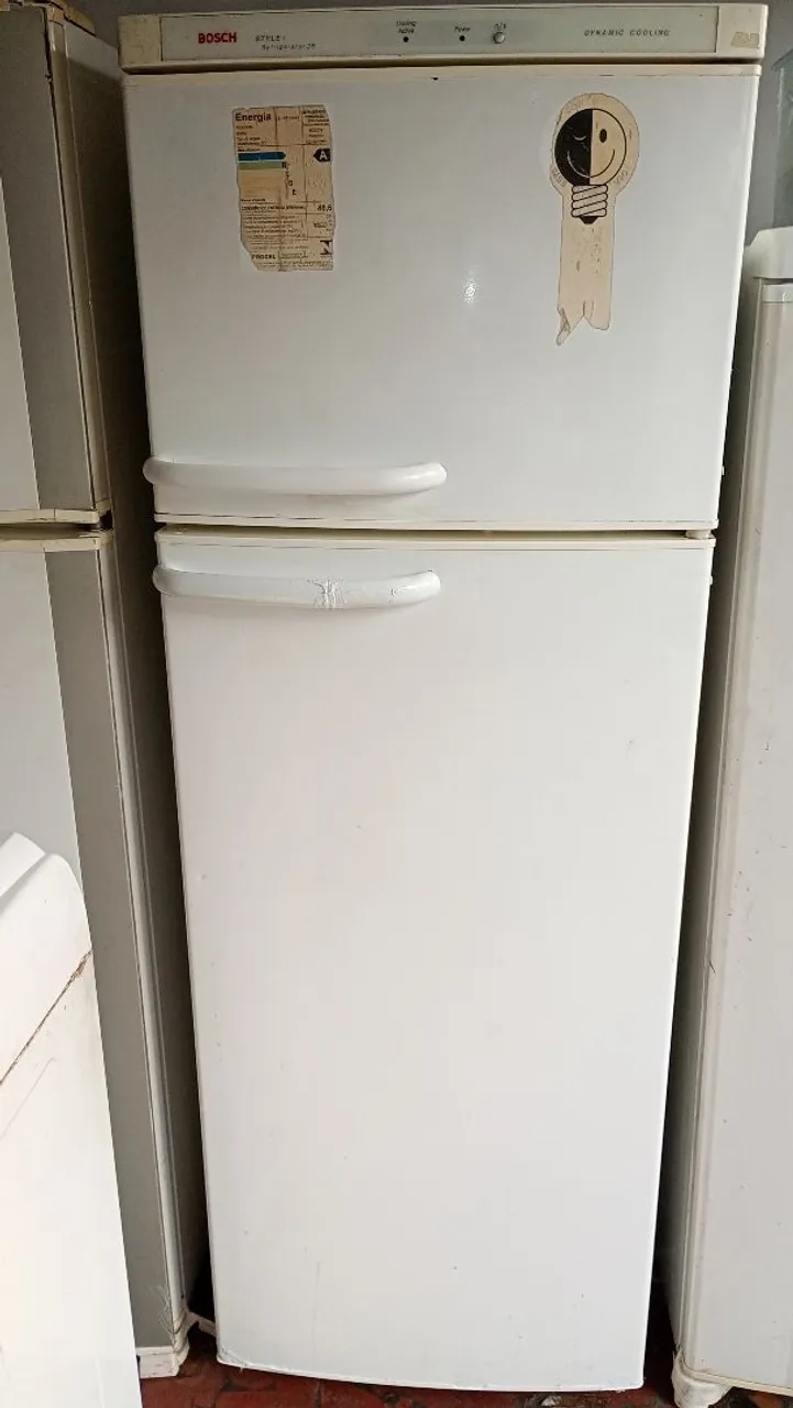 Geladeira Bosch 380 litros gela muito bem entrego leia a descrição
