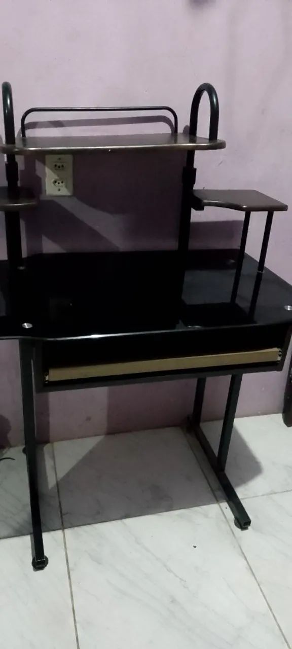 Vendo Mesa Rack de Computador 