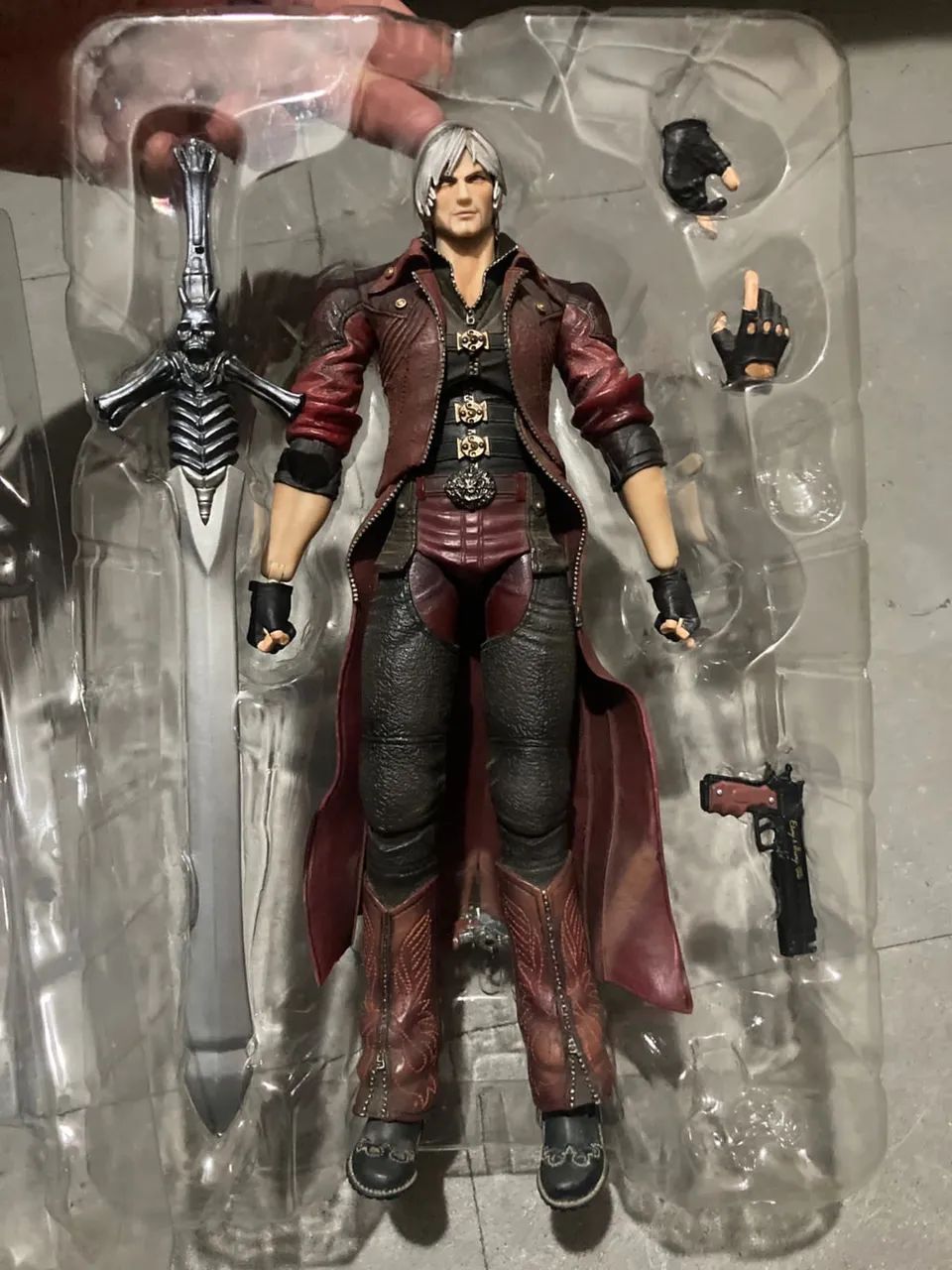 Dante E Nero- Devil May Cry 4 Play Arts Square - Foto 3