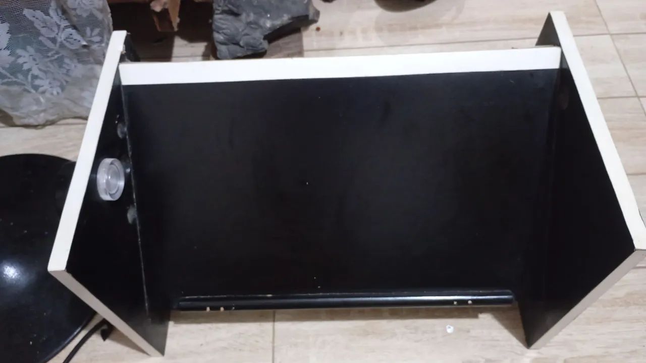 Vendo uma mesinha para apoiar notebook  - Foto 3