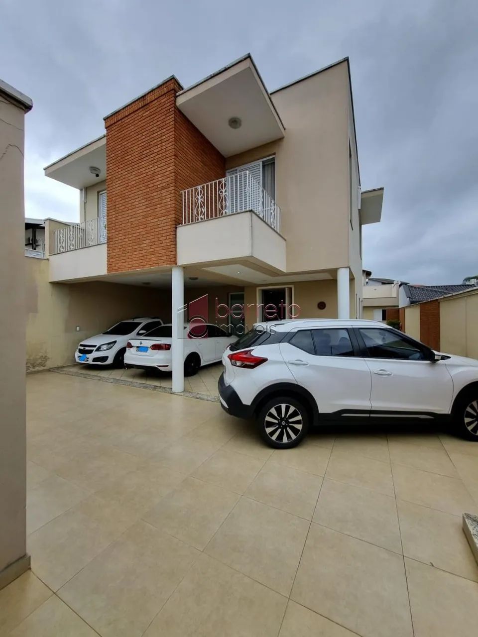 LINDA CASA SOBRADO, BAIRRO VILA ISABEL EBER, JUNDIAÍ SP.