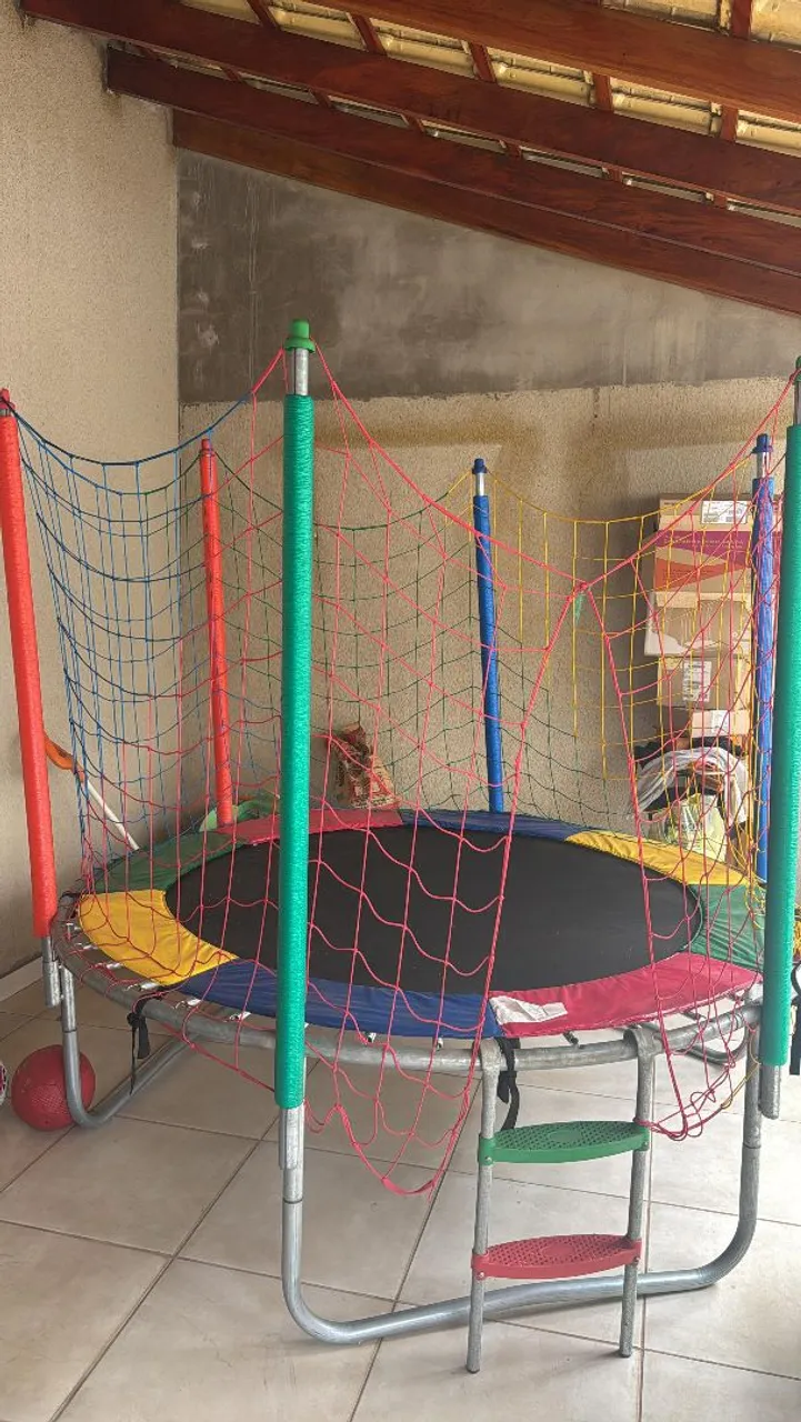 Cama elástica Pula Pula infantil com rede de proteção 2mts